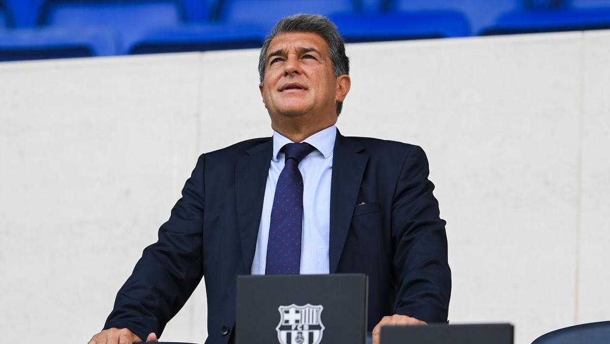 Joan Laporta menanggapi sikap tak biasa Ronald Koeman di konferensi pers jelang lawan Cadiz (Foto: (Getty Images/David Ramos))