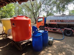 Sejumlah Daerah di Ponorogo Kekeringan, Air Bersih Mulai Di-dropping