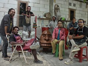 Kolektif Udeido Asal Papua Unjuk Gigi di Pameran Seni Kolaboratif Museum MACAN Kolektif Udeido Asal Papua Unjuk Gigi di Pameran Seni Kolaboratif Museum MACAN