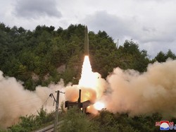 Korea Utara Berhasil Uji Coba Sistem Rudal dari Kereta Api