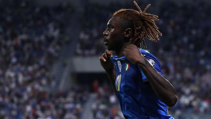 REGGIO NELLEMILIA, ITALY - SEPTEMBER 08: Moise Kean of Italy celebrates his goal during the 2022 FIFA World Cup Qualifier match between Italy and Lithuania at Mapei Stadium - Citta del Tricolore on September 08, 2021 in Reggio nellEmilia, . (Photo by Marco Luzzani/Getty Images)