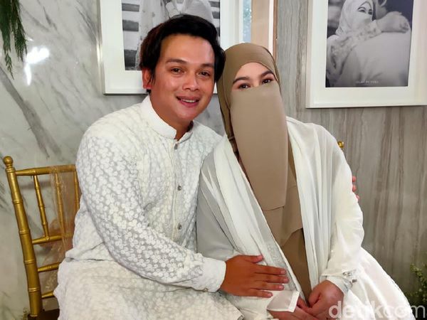 Its A Girl! Foto-foto Wardah Maulina-Natta Reza Gender Reveal dan 7 Bulanan