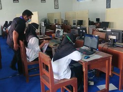 Cerita Pengawas Tes PPPK Guru Temukan Peserta Gaptek hingga Nangis Isi Soal Ujian