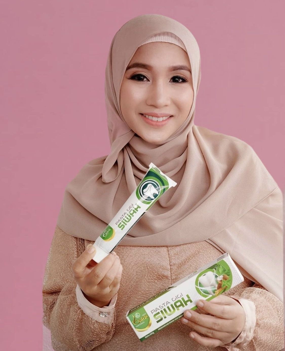 pengusaha Lebak, Fatimah Az Zahra, merintis bisnis hingga menjadi miliarder.