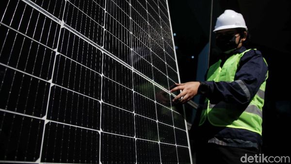 Permintaan Atap Panel Surya Terus Melonjak