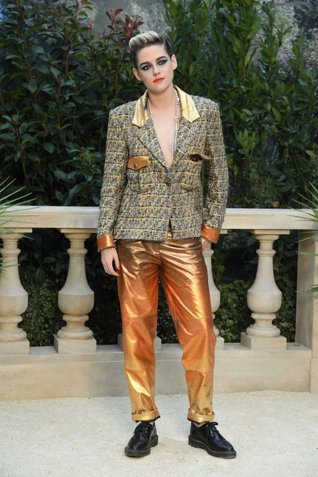 Pinterest.com/d.rocha Inspirasi outfit Kristen Stewart memakai suit.