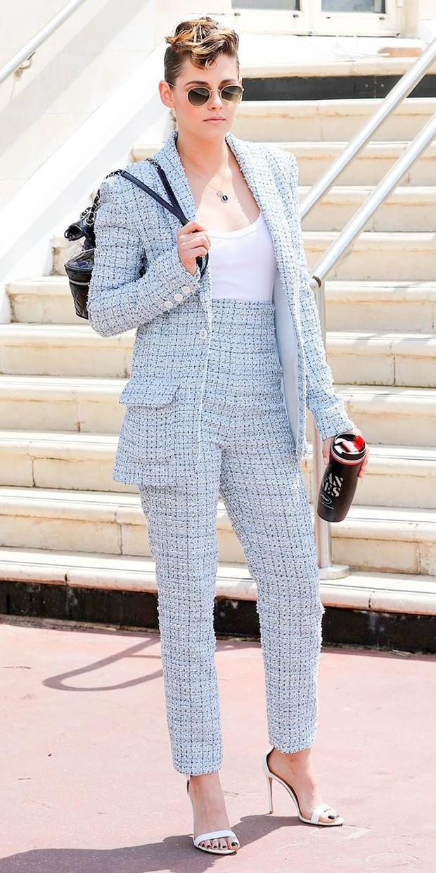 Pinterest.com/instyle Inspirasi outfit Kristen Stewart memakai suit.