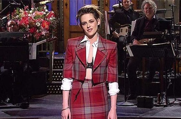 Pinterest.com/priscilaviridiana Inspirasi outfit Kristen Stewart memakai suit.