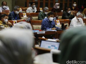 Beragam Protes Komisi IX soal Bahan Rapat Menkes, Rapat Diskors!