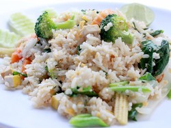 Resep Nasi Goreng Sayuran dan Tahu yang Cocok Buat Vegan