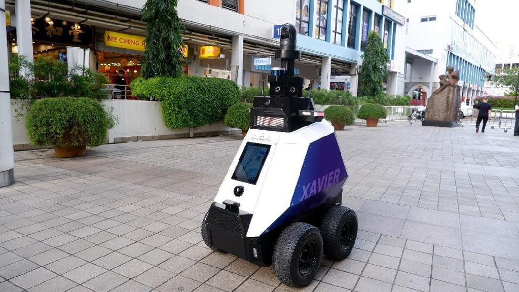 Ini Xavier, Polisi Robot Perazia Warga Singapura yang Parkir dan Merokok Sembarangan