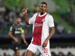 Cetak Quat-trick di Debut Liga Champions, Haller Samai Van Basten