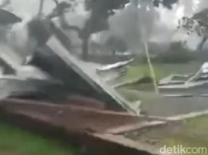 Puluhan Rumah di Mamuju Rusak Diterjang Angin Kencang