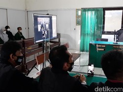 Jalani Sidang Perdana, Nani Takjil Sianida Didakwa Pasal Berlapis