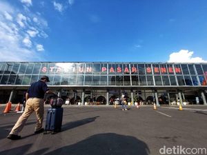 Wisata Sekitar Stasiun Pasar Senen, dari Jajan Baju Bekas Branded sampai Nasi Kapau Wisata Sekitar Stasiun Pasar Senen, dari Jajan Baju Bekas Branded sampai Nasi Kapau