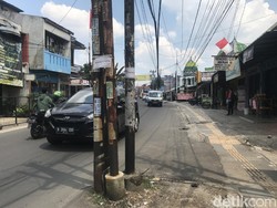 Deadline Tinggal 4 Hari, Masih Ada 15 Tiang Makan Jalan di Ciputat Timur