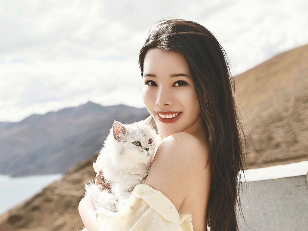 10 Potret Cantik Crazy Rich Asia yang Jadi Donatur Terbesar Met Gala