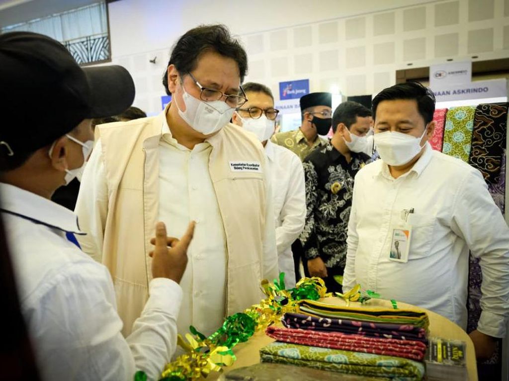 Penyaluran KUR Capai Rp 179,54 T untuk 4,77 Juta Debitur per September Penyaluran KUR Capai Rp 179,54 T untuk 4,77 Juta Debitur per September