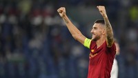 Roma menyamakan kedudukan di menit ke-25. Menerima umpan dari Karsdorp, Lorenzo Pellegrini dengan cerdik mengarahkan tendangan melengkung ke pojok kanan atas gawang dan tak kuasa dijangkau kiper. 