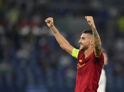 Roma menyamakan kedudukan di menit ke-25. Menerima umpan dari Karsdorp, Lorenzo Pellegrini dengan cerdik mengarahkan tendangan melengkung ke pojok kanan atas gawang dan tak kuasa dijangkau kiper. 