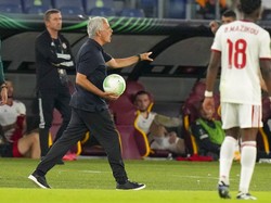 Para pemain AS Roma pun sudah memakai kacamata pragmatis ala Mourinho. Tak peduli skor atau main indah, yang penting menang! (AP)