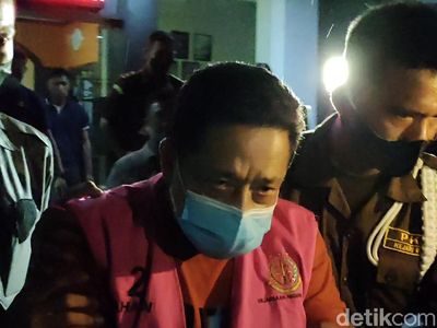Penampakan Buron Kasus Korupsi Dinas Perikanan Jabar Berompi Tahanan