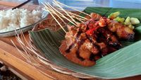Bikin Ketagihan! Sate Jando Ibu Dewi Cuma Ada di Hari Minggu