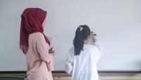 Dalil yang Menjadi Dasar Perintah untuk Menghormati Guru, Sudah Tahu?
