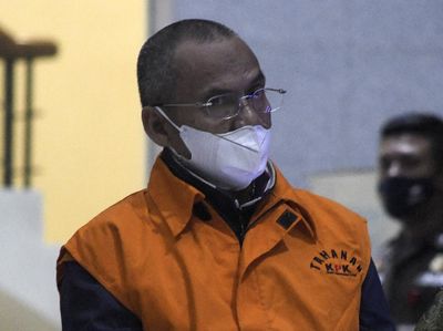 Plt Kadis PU Hulu Sungai Utara Berompi Tahanan KPK