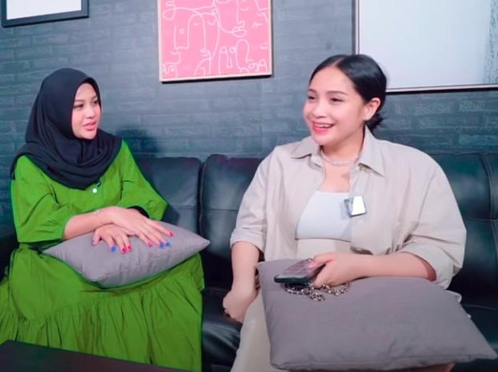 Aurel ke Nagita Slavina: Kak Gigi Selama Hamil Bercinta Nggak? Aurel ke Nagita Slavina: Kak Gigi Selama Hamil Bercinta Nggak?