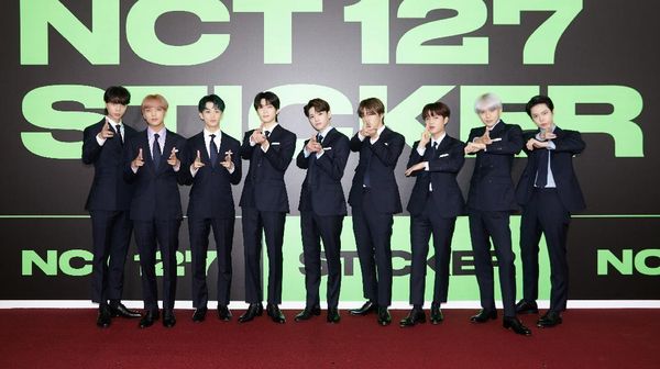 NCT 127 Tampil Gagah dengan Setelan Jas di Perilisan Sticker