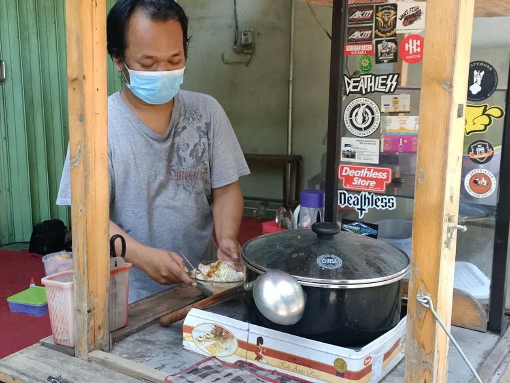 Di Kediri Ada Penjual Soto Ayam Rp 2 Ribu per Mangkok, Cobain Yuk Di Kediri Ada Penjual Soto Ayam Rp 2 Ribu per Mangkok, Cobain Yuk