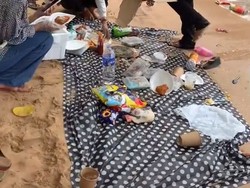 Mau Piknik Cantik di Pantai, Malah Panik Makanan Tergulung Ombak