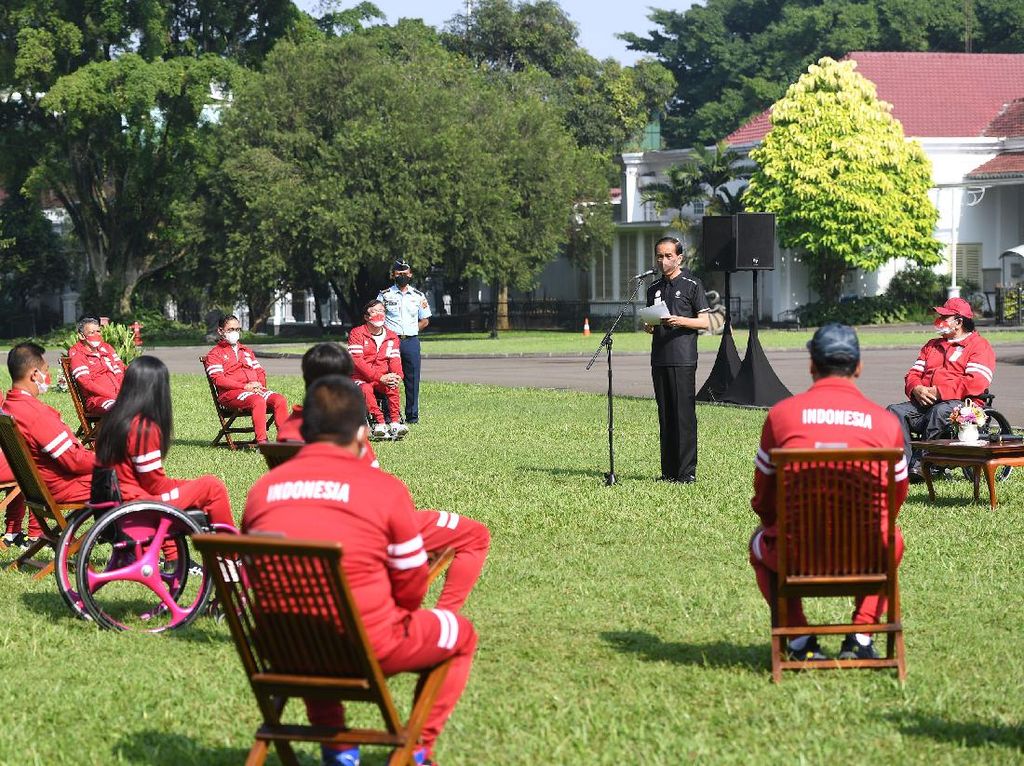 Momen Jokowi Beri Bonus untuk Atlet Paralimpiade Tokyo