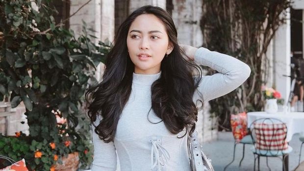 Rachel Vennya Tampil Berani Saat di Amerika Serikat Pakai Baju Renang Buat Nongkrong, Ternyata Segini Harga Busananya/Instagram.com/Rachelvennya