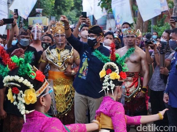 Sandiaga Kunjungi Desa Wisata Kampung Majapahit Mojokerto