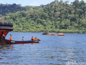 Kapal Pengayoman IV Tenggelam, Angkut Truk Material Proyek Lapas Nusakambangan Kapal Pengayoman IV Tenggelam, Angkut Truk Material Proyek Lapas Nusakambangan