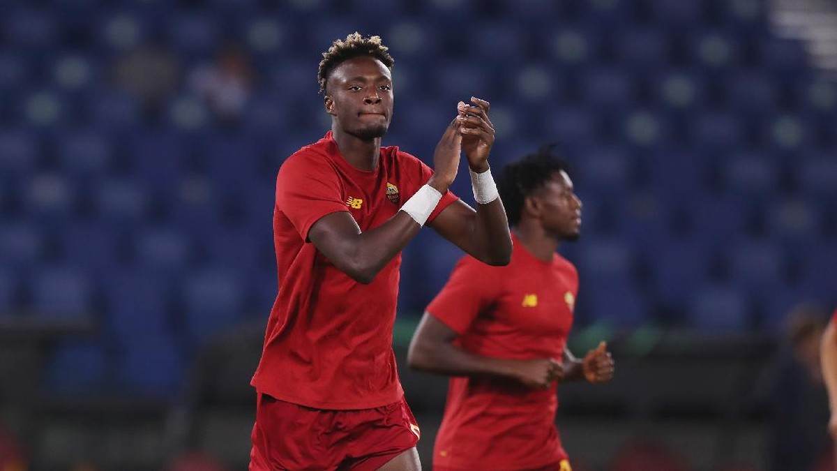 Striker AS Roma, Tammy Abraham, bikin satu gol di ajang Europa Conference League. (Foto: Paolo Bruno/Getty Images)