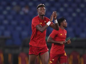 Tammy Abraham Kembali Menggeliat di AS Roma Tammy Abraham Kembali Menggeliat di AS Roma