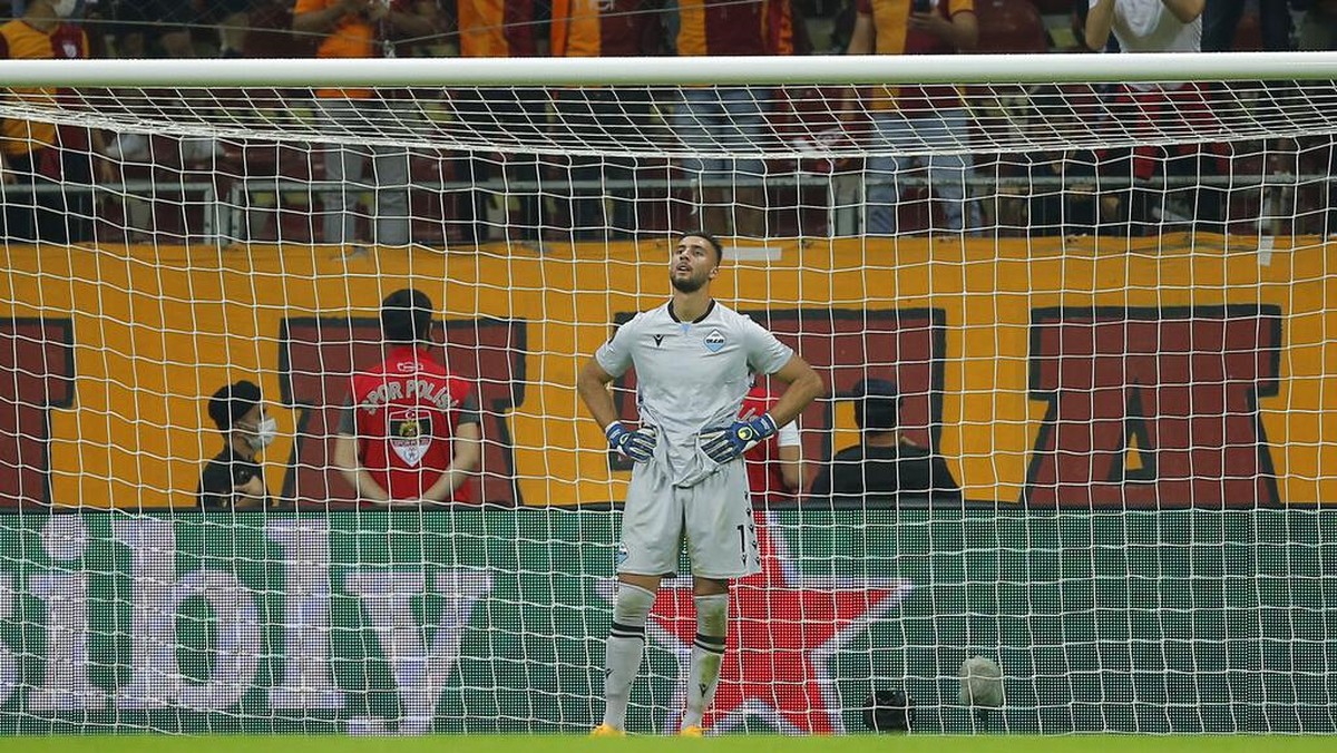 Blunder kiper Lazio Thomas Strakosha bikin timnya kalah (AP/Uncredited)