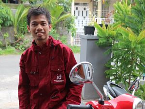 Balada Ayam-Ayam Tak Tahu Diuntung