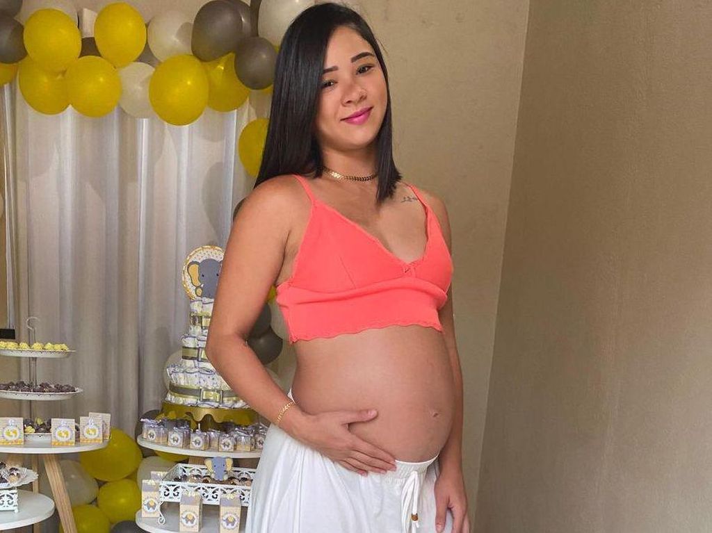 Juara Muay Thai Ini Lagi Hamil 9 Bulan, tapi Tetap Rajin Asah Kemampuan Juara Muay Thai Ini Lagi Hamil 9 Bulan, tapi Tetap Rajin Asah Kemampuan