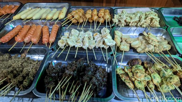 Nongkrong Seru di Angkringan Pak Jabrik yang Legendaris di Yogyakarta