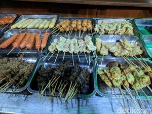 Nongkrong Seru di Angkringan Pak Jabrik yang Legendaris di Yogyakarta Nongkrong Seru di Angkringan Pak Jabrik yang Legendaris di Yogyakarta