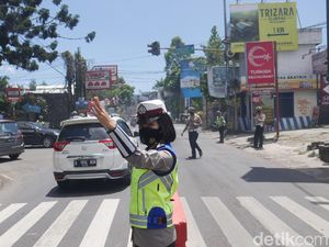 Ratusan Kendaraan Diputar Balik, Wisatawan ke Lembang Menurun