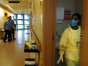 COVID Singapura Bisa Tembus 25 Ribu gegara Omicron XBB, Masker Wajib Lagi?