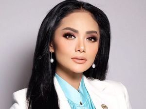 Krisdayanti Tampil Simpel Pakai Celana Robek, Tasnya Ternyata Seharga Rumah Krisdayanti Tampil Simpel Pakai Celana Robek, Tasnya Ternyata Seharga Rumah