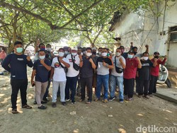 Pengelola-Pedagang Pantai Anyer Protes karena Disebut Banyak Kerumunan