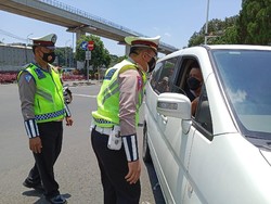 Tak Bisa Tunjukkan Undangan, Pengunjung Hendak ke TMII Diputar Balik