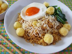 Resep Mie Instan Goreng Cheezy yang Gurih Renyah Nampol